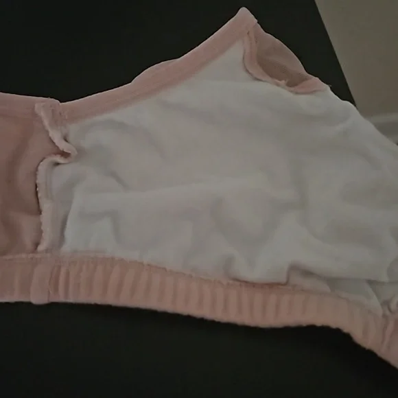 Like new light pink Hanes front closure bra - Picture 3 of 4